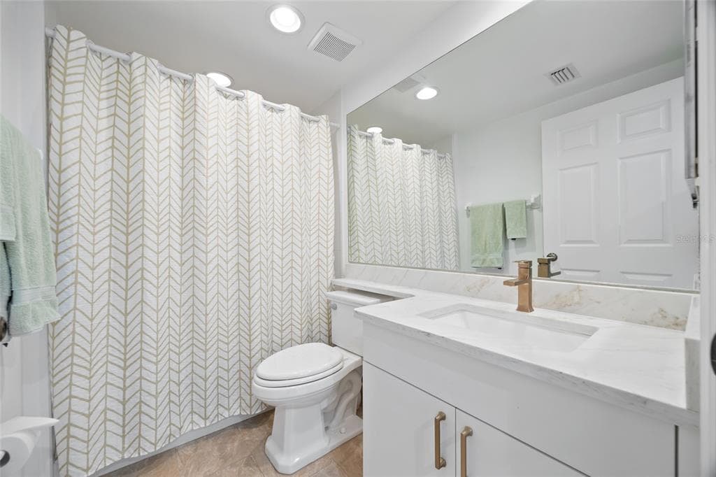 1200 COUNTRY CLUB DRIVE 5402 photo 23