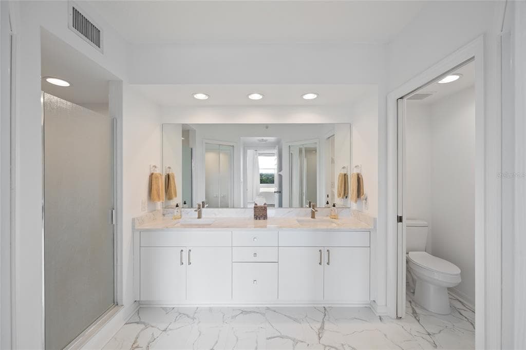1200 COUNTRY CLUB DRIVE 5402 photo 18