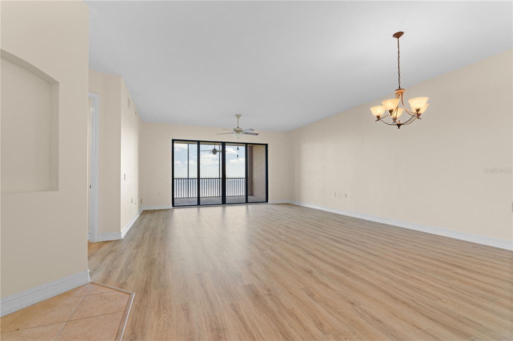 89 VIVANTE BOULEVARD 8942 photo 3