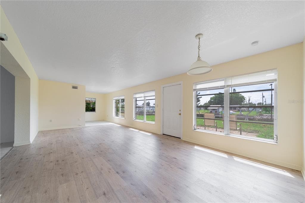 4045 CONWAY BOULEVARD photo 4