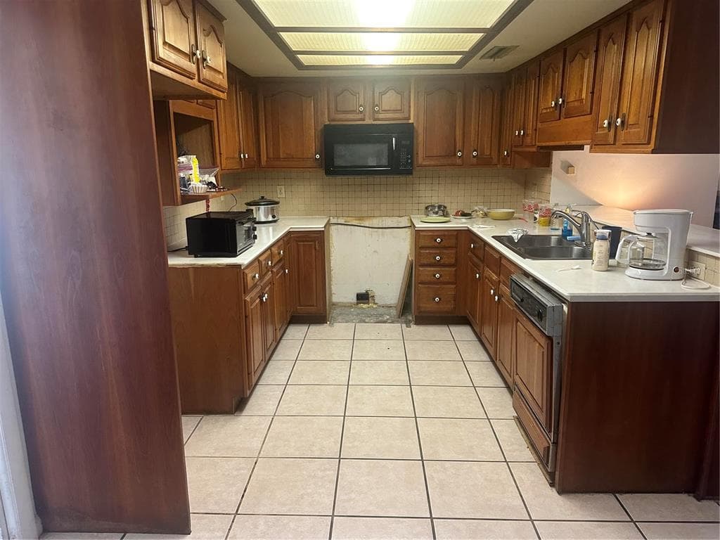 3920 VENETIAN WAY photo 6