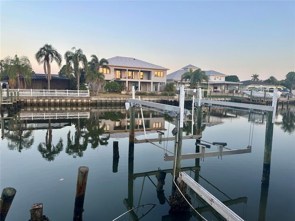 3920 VENETIAN WAY photo 3