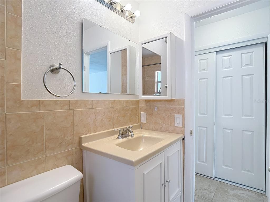 13816 VICTOR AVENUE photo 23