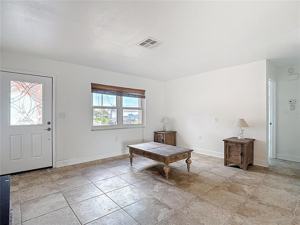 13816 VICTOR AVENUE photo 6