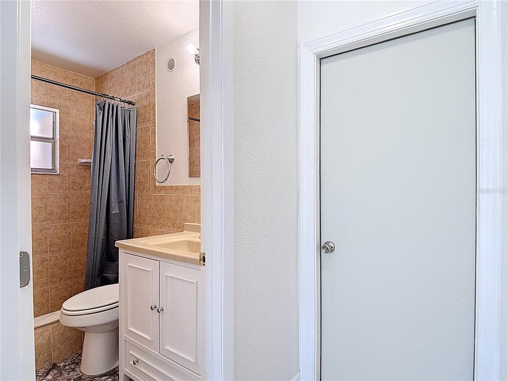 13816 VICTOR AVENUE photo 20