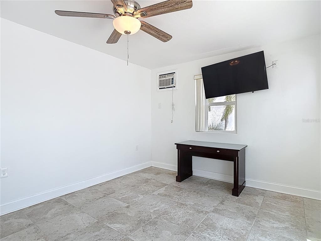 13816 VICTOR AVENUE photo 24