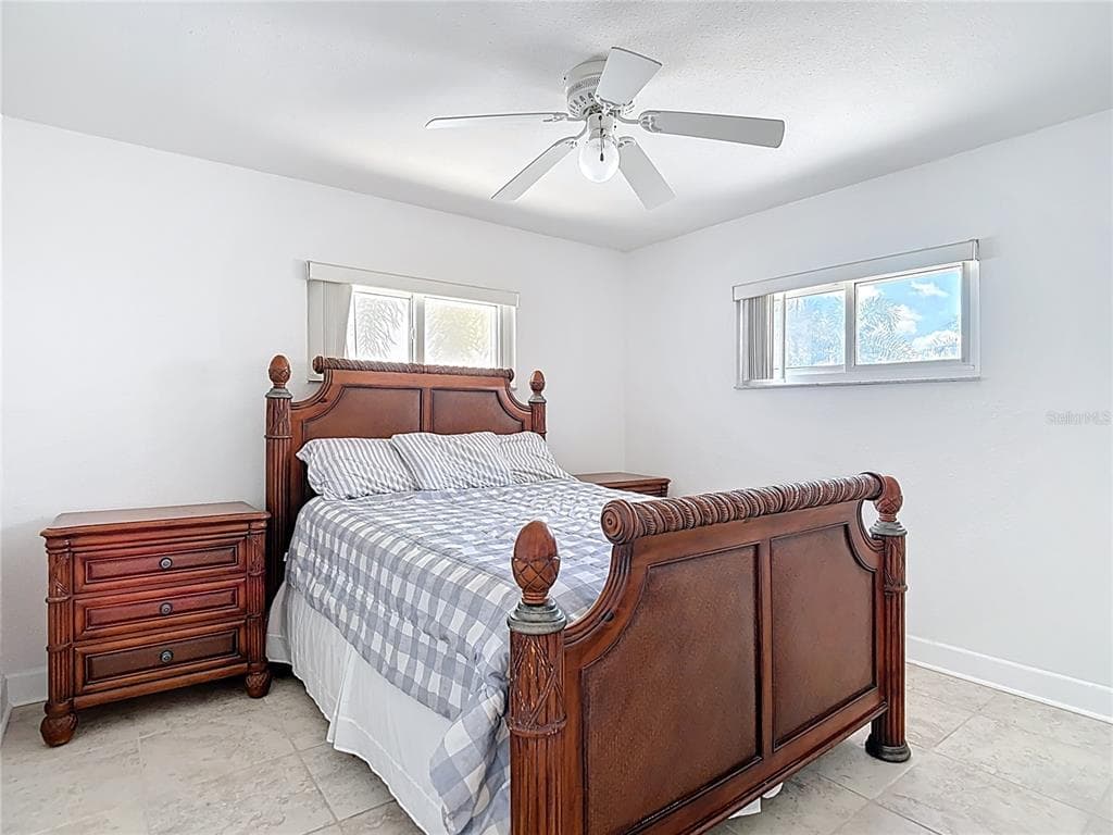 13816 VICTOR AVENUE photo 11