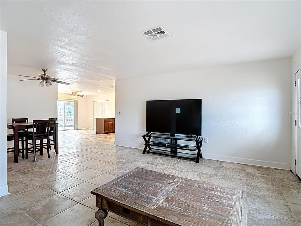 13816 VICTOR AVENUE photo 8