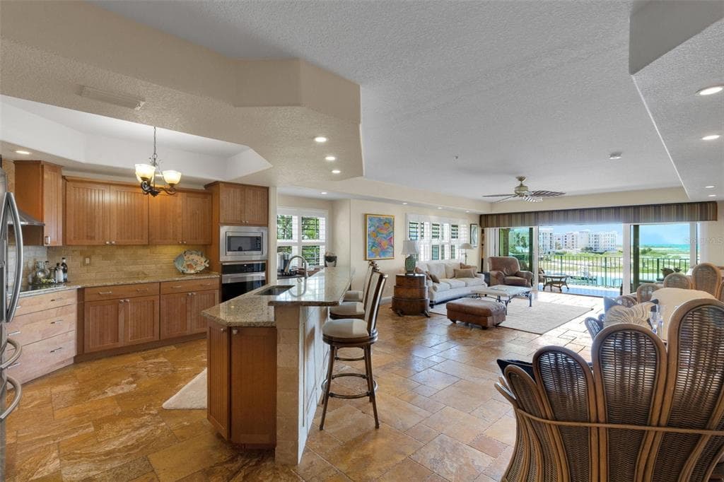 1090 PINELLAS BAYWAY S A5 photo 13