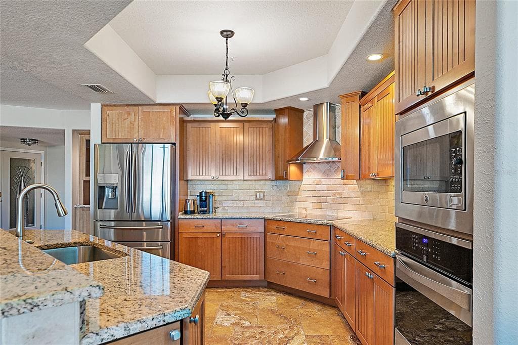 1090 PINELLAS BAYWAY S A5 photo 12