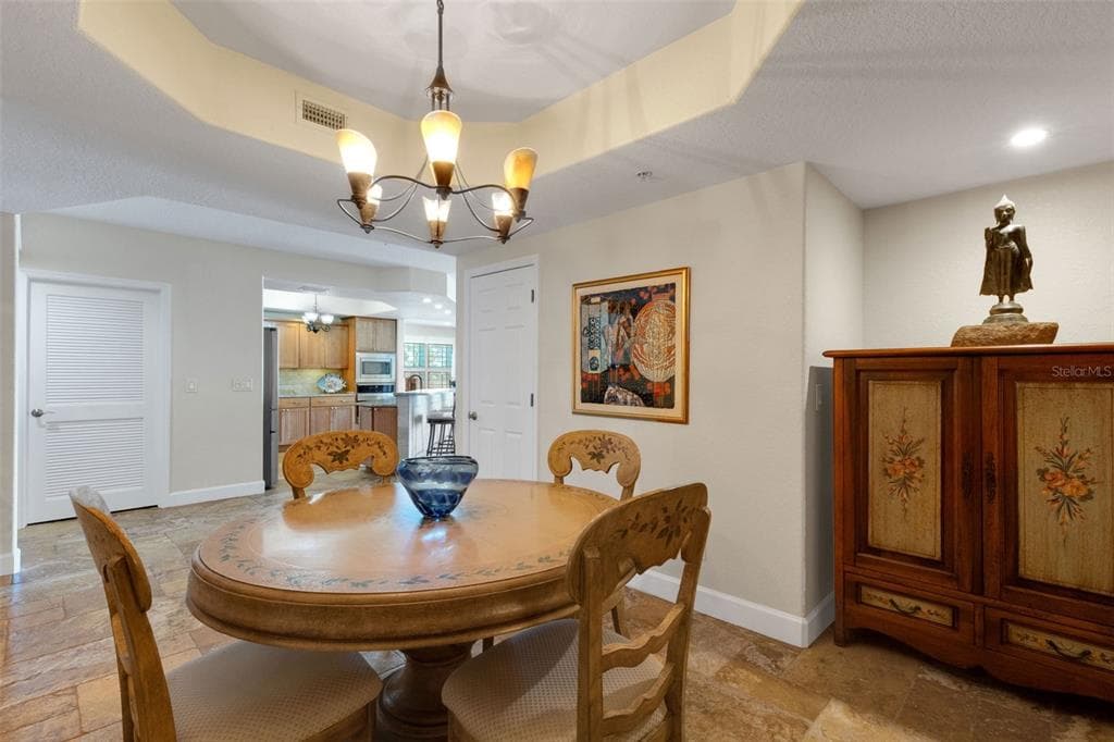 1090 PINELLAS BAYWAY S A5 photo 22