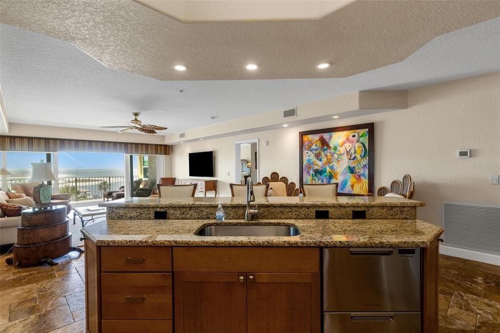 1090 PINELLAS BAYWAY S A5 photo 19