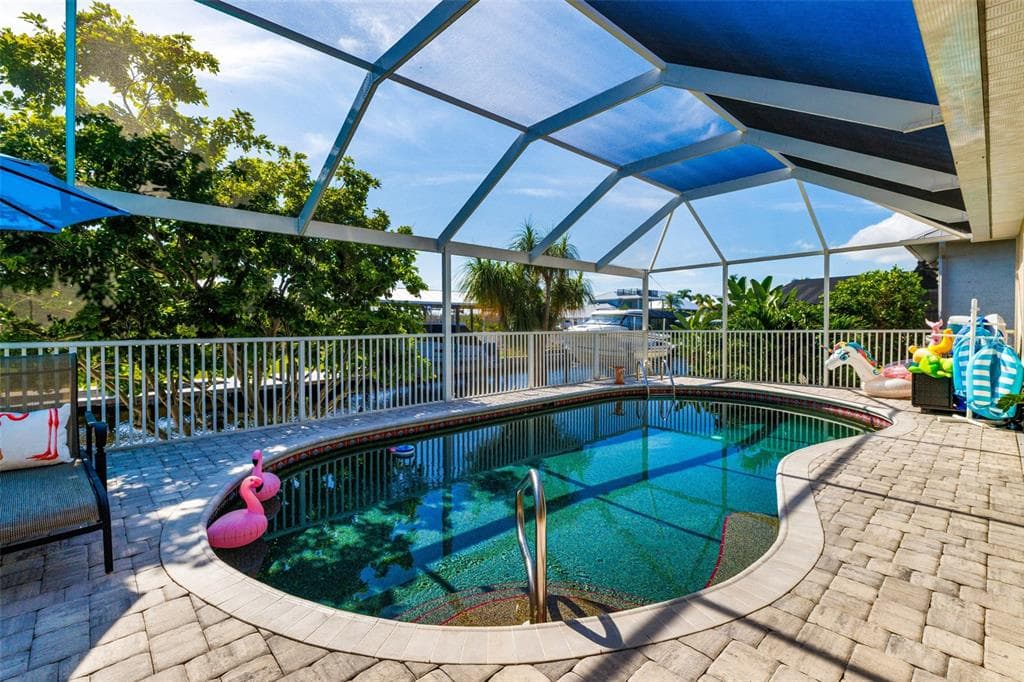 2372 CHERIMOYA LANE photo 4