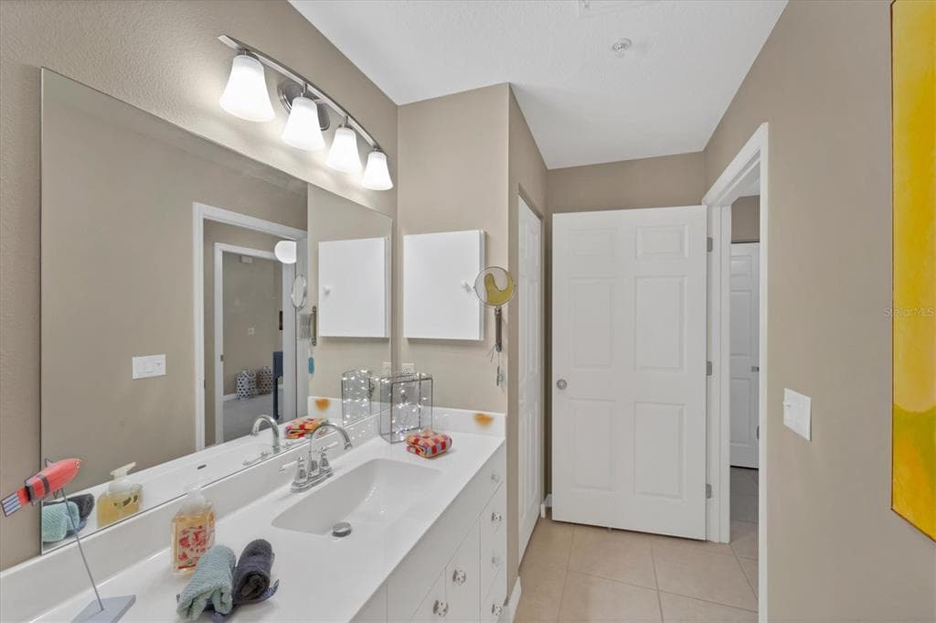 119 WOODBRIDGE DRIVE 102 photo 24