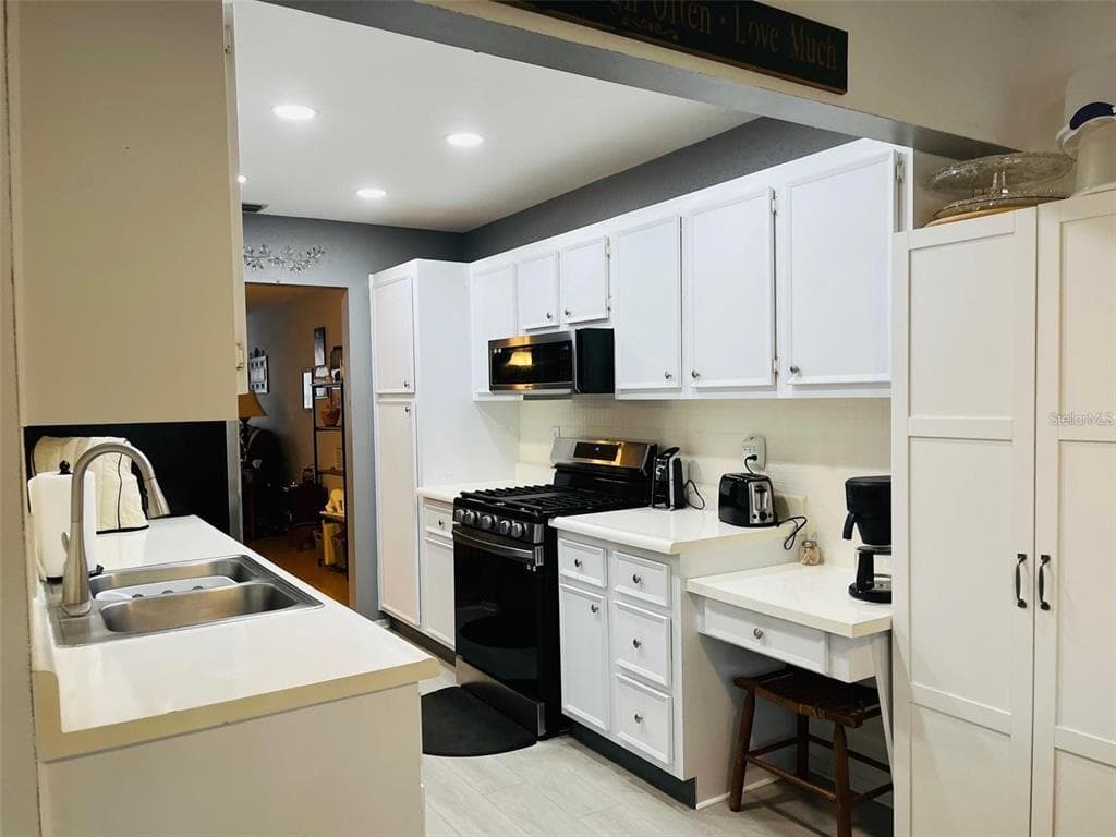 5980 80TH STREET N 210 photo 12