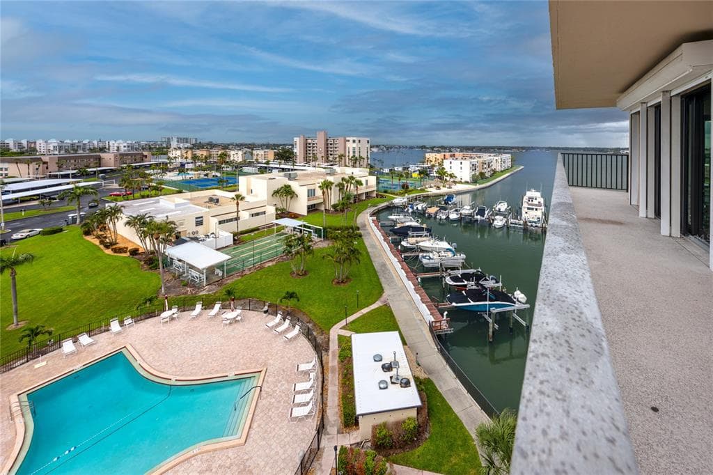 7300 SUN ISLAND DRIVE S 706 photo 18