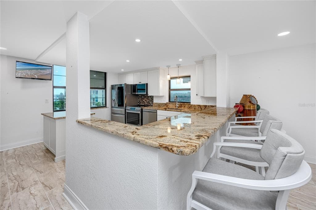 7300 SUN ISLAND DRIVE S 706 photo 11