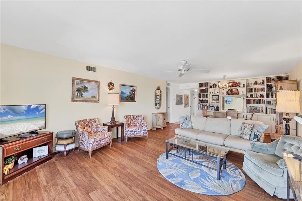1200 TARPON CENTER DRIVE 306 photo 7
