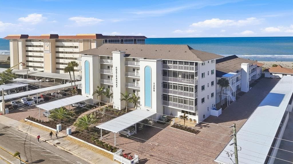 1200 TARPON CENTER DRIVE 306 photo 1