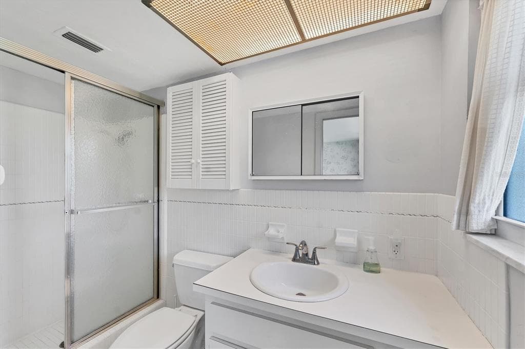 1200 TARPON CENTER DRIVE 306 photo 20