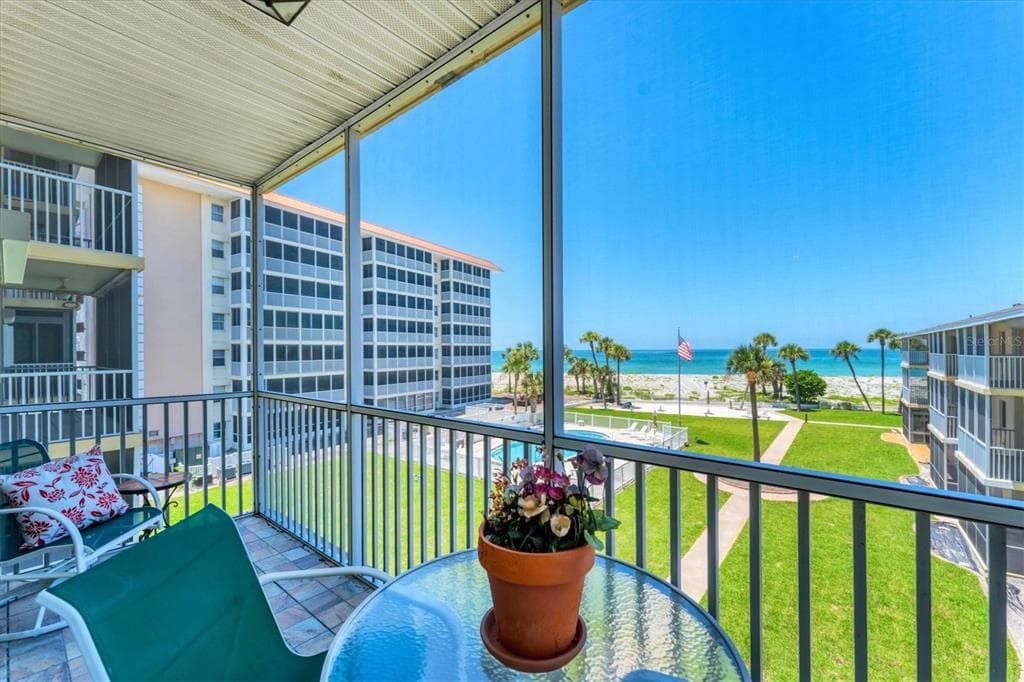 1200 TARPON CENTER DRIVE 306 photo 24