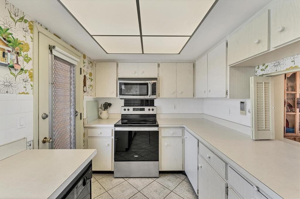1200 TARPON CENTER DRIVE 306 photo 14