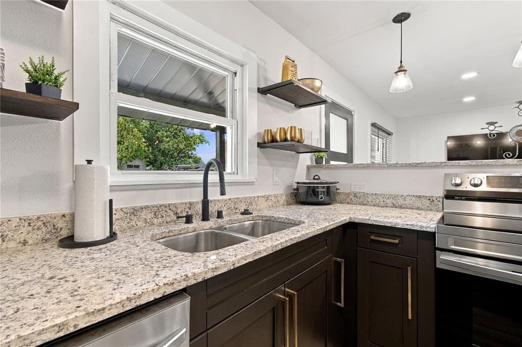 8609 DRIFTWOOD DRIVE photo 11
