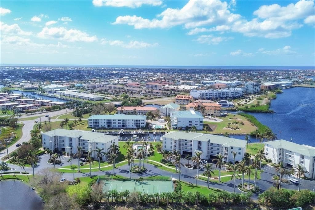 1250 W MARION AVENUE #122 4