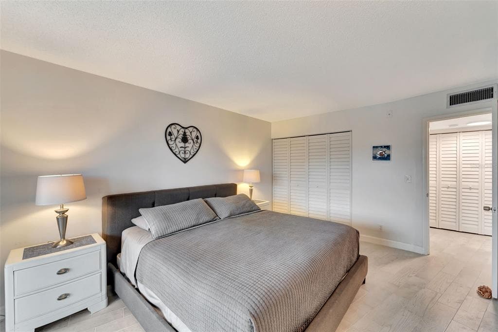 5855 MIDNIGHT PASS ROAD 314 photo 24