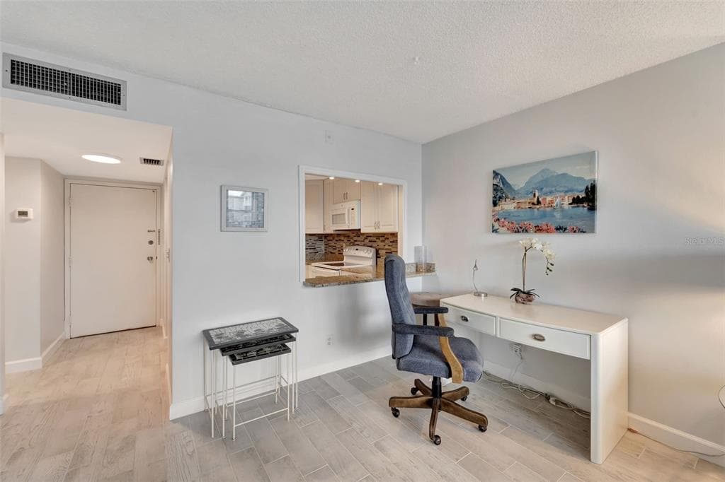 5855 MIDNIGHT PASS ROAD 314 photo 18