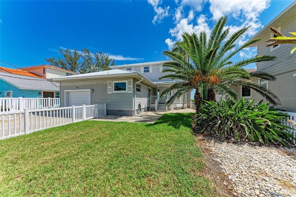 893 N SHORE DRIVE photo 3