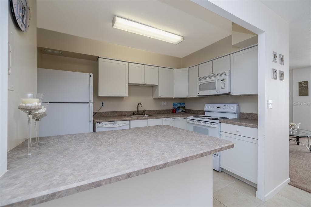 2800 N ATLANTIC AVENUE 511 photo 2