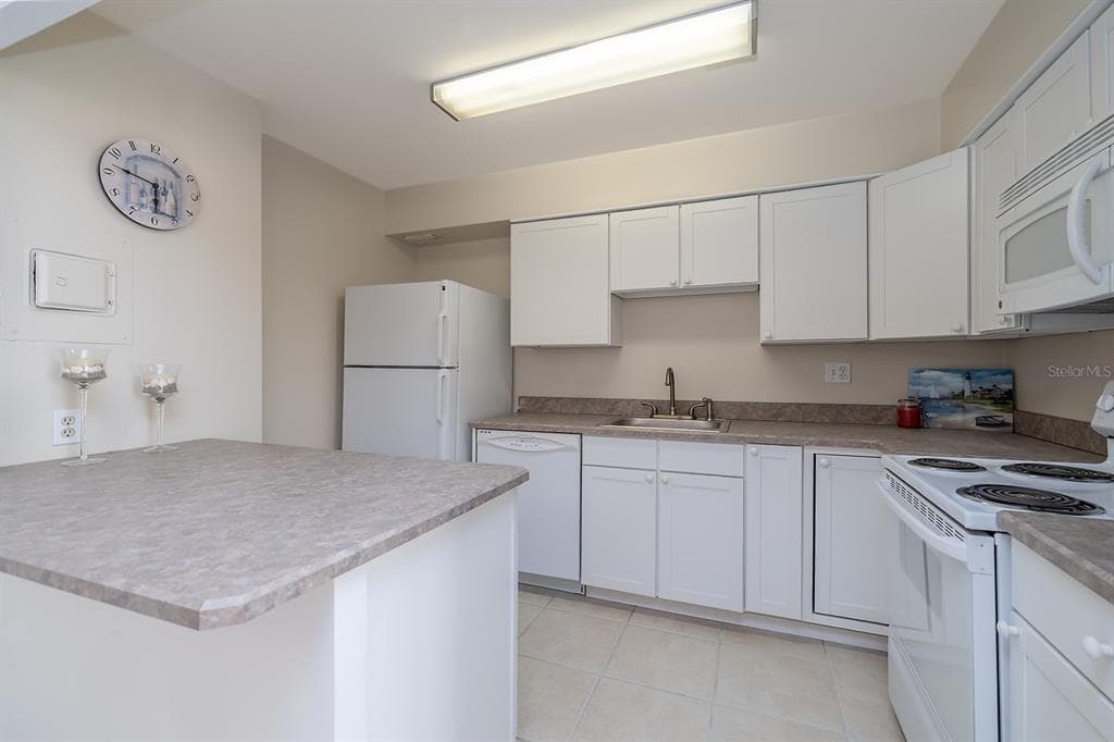 2800 N ATLANTIC AVENUE 511 photo 9