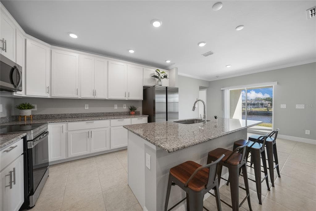 521 W TARPON BOULEVARD NW photo 4