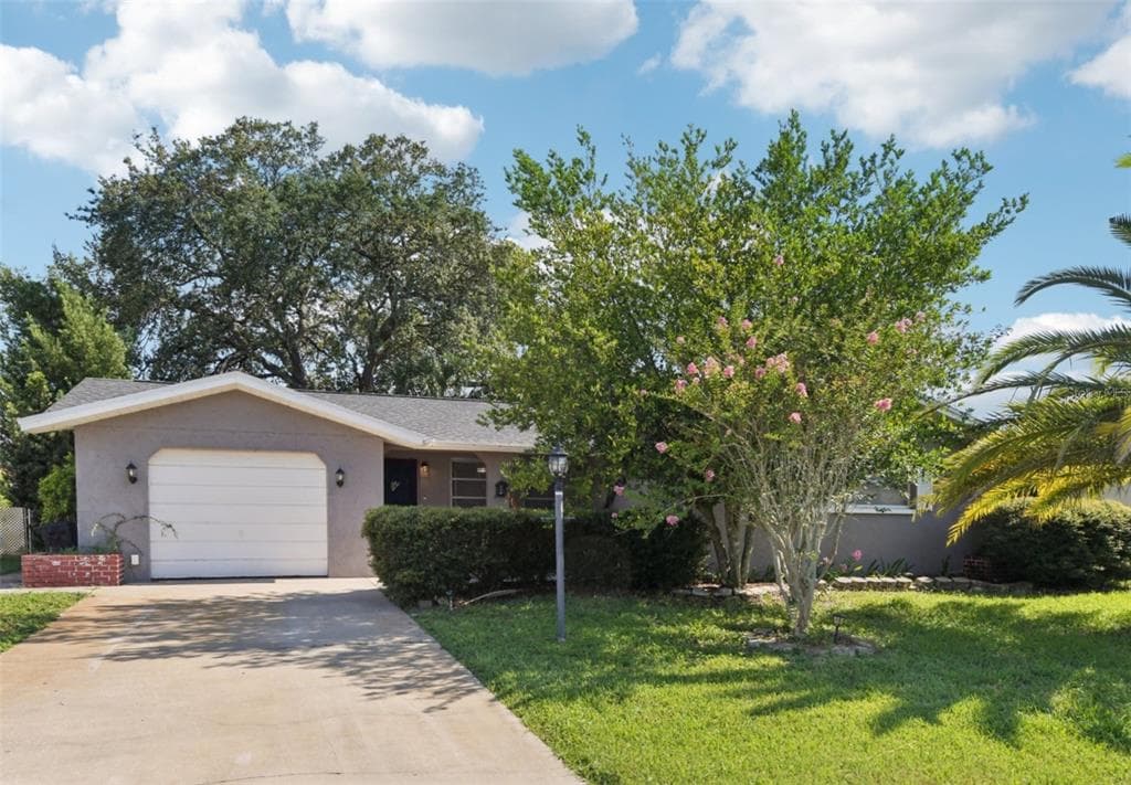7102 CHERRY LAUREL DRIVE photo 1