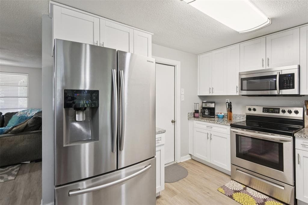 7102 CHERRY LAUREL DRIVE photo 9