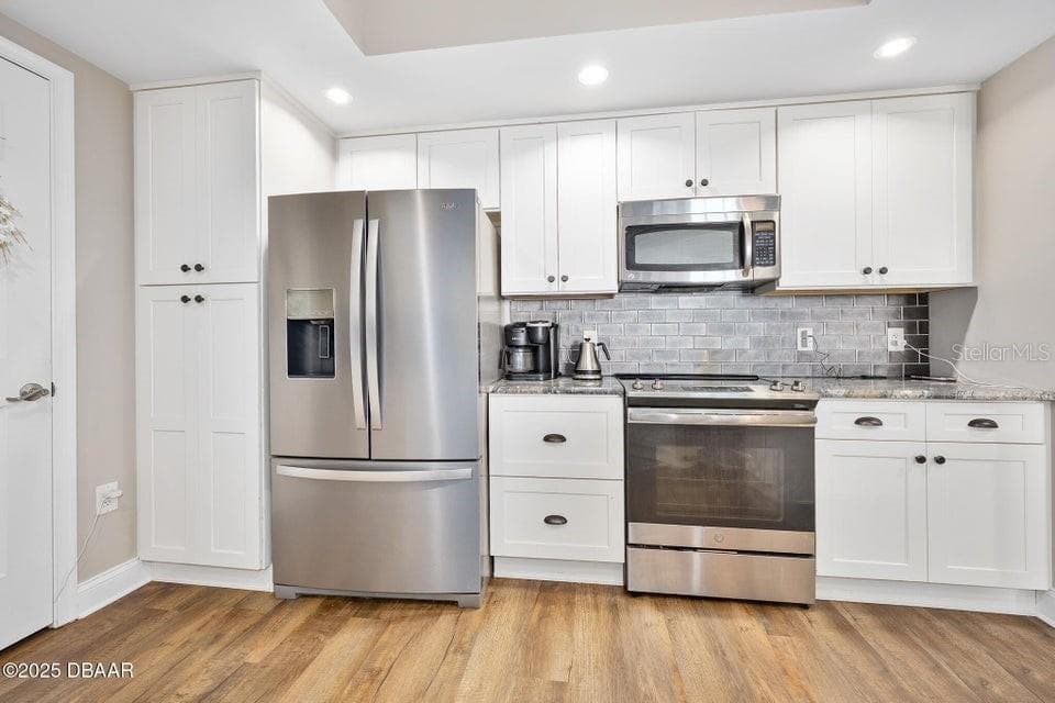 231 RIVERSIDE DRIVE 1507-1 photo 18