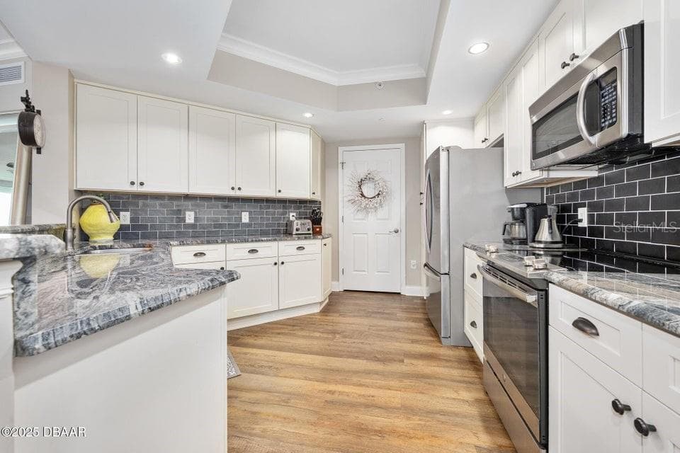 231 RIVERSIDE DRIVE 1507-1 photo 4