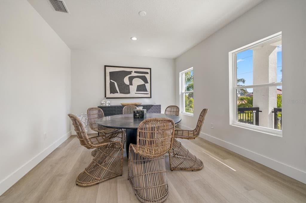 116 DEVON DRIVE photo 3