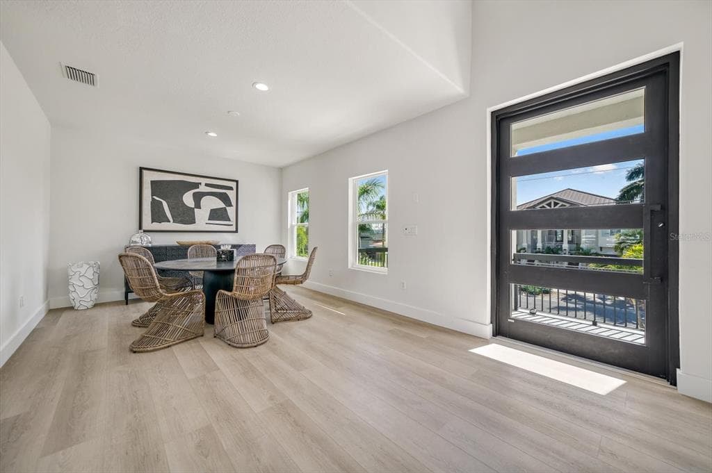 116 DEVON DRIVE photo 4