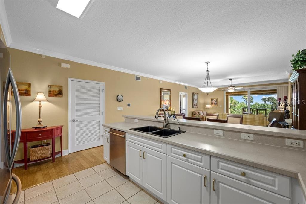 80 SURFVIEW DRIVE 118 photo 7