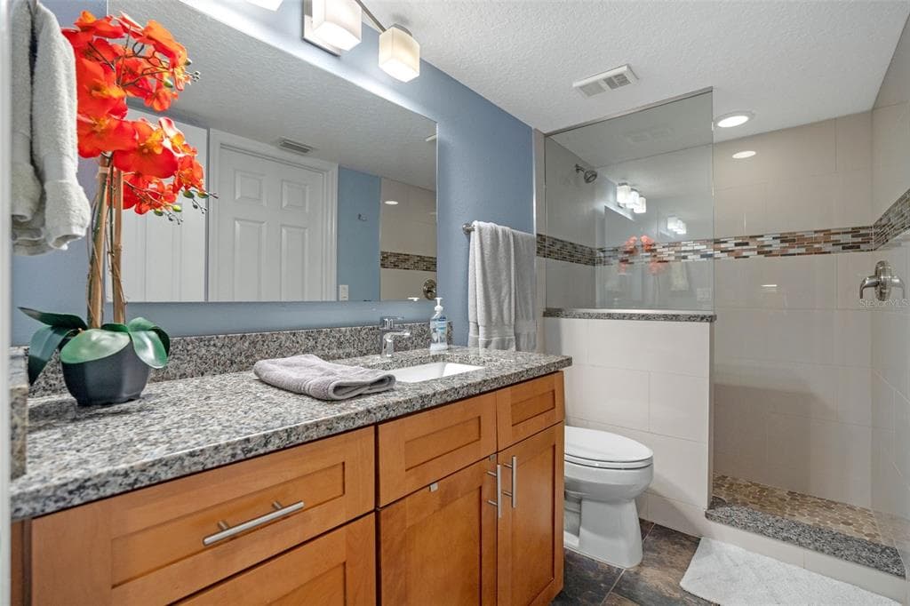 442 BOUCHELLE DRIVE 203 photo 8