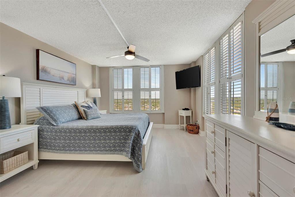 1575 OCEAN SHORE BOULEVARD J010 photo 5
