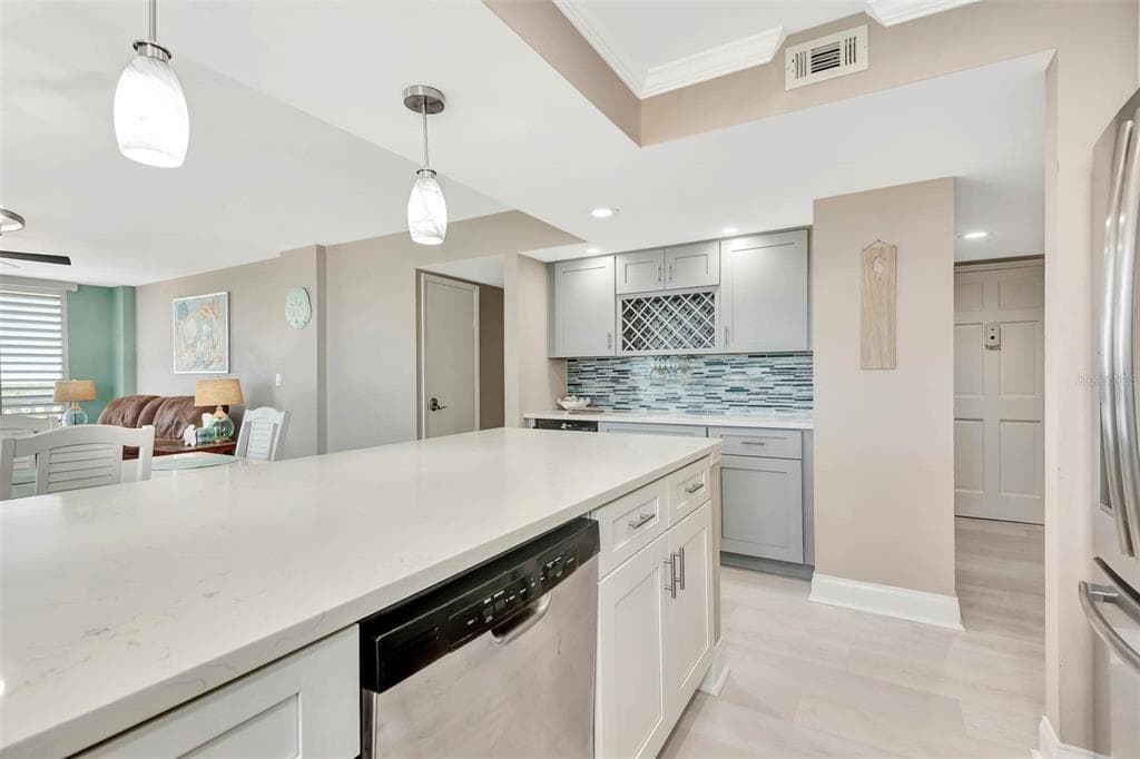 1575 OCEAN SHORE BOULEVARD J010 photo 21