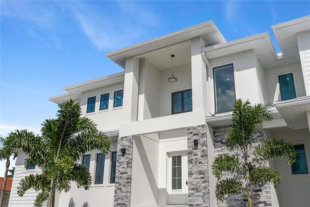 569 BAYVIEW DRIVE photo 4