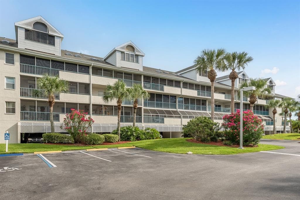 5557 SEA FOREST DRIVE 118 photo 2