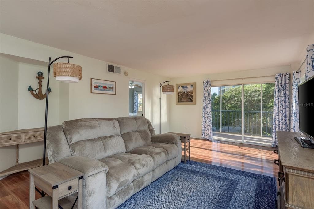 5557 SEA FOREST DRIVE 118 photo 17