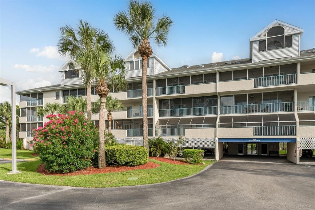 5557 SEA FOREST DRIVE 118 photo 1