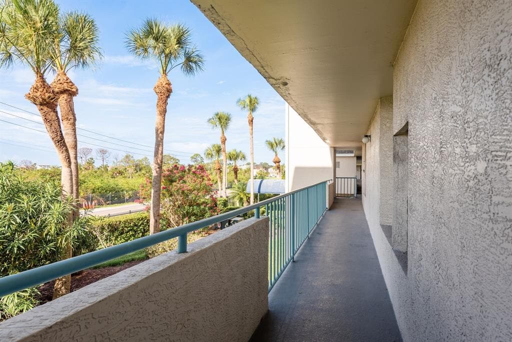 5557 SEA FOREST DRIVE 118 photo 5