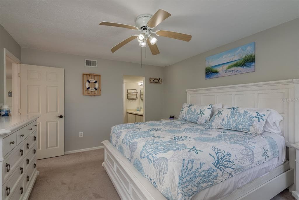 5557 SEA FOREST DRIVE 118 photo 21